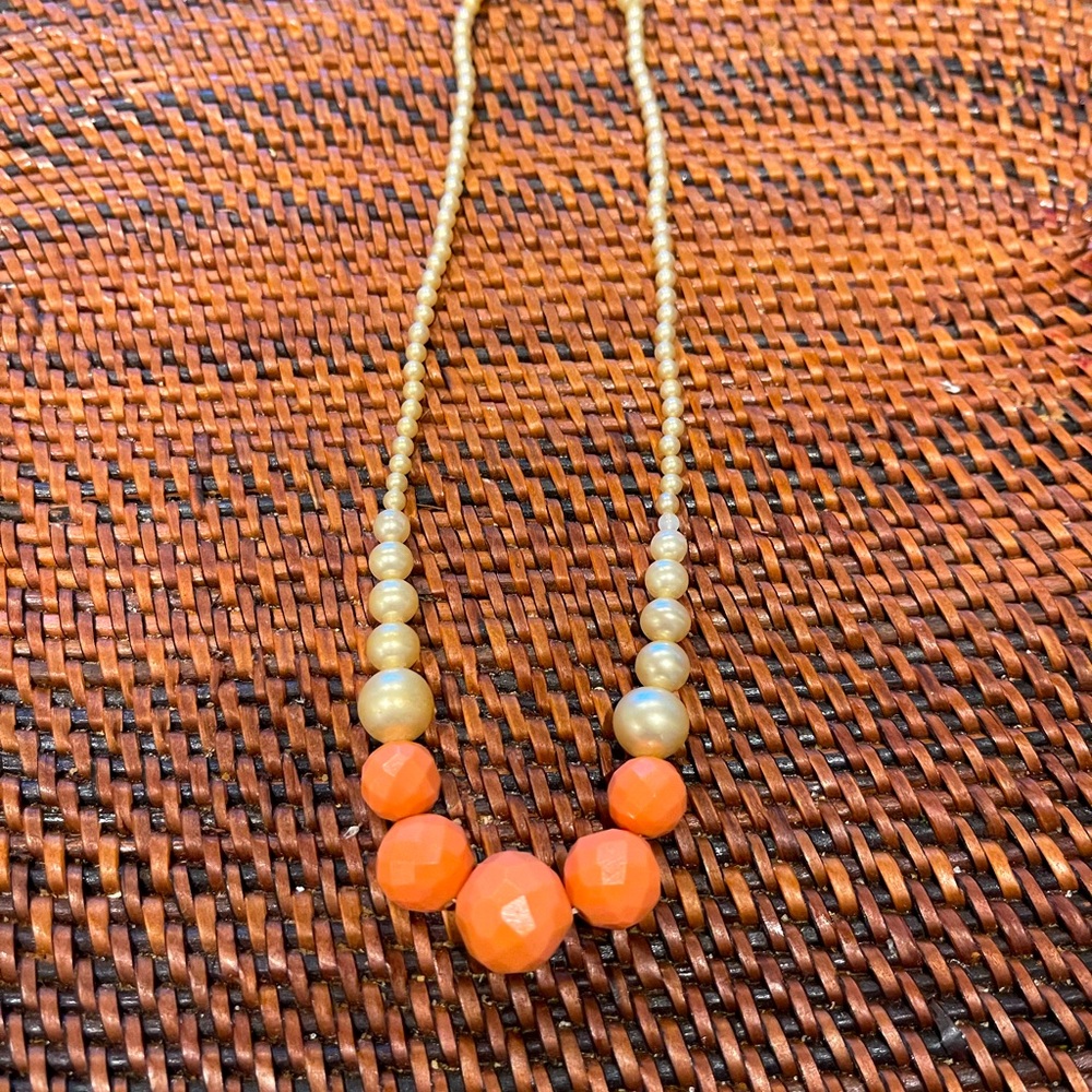 VINTAGE pearl and coral colored necklace